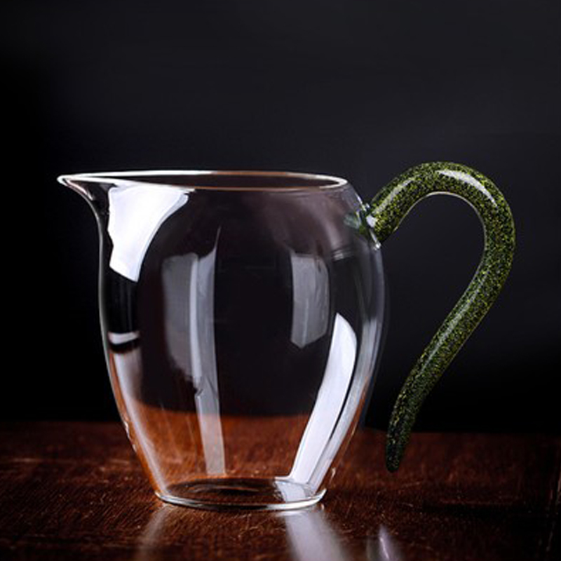 Handmade Japanese-style high-end color glass fair cup thickened heat-resistant tea divider tea sea single thatched cottage trumpet cup