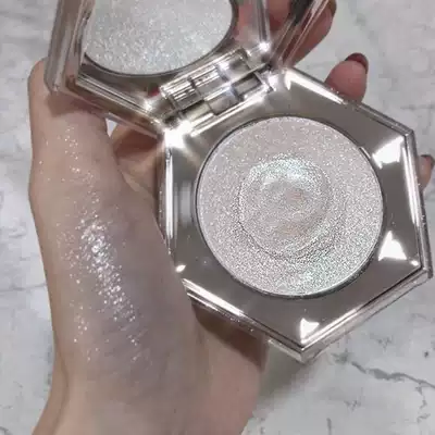 Li Jiaqi recommends Diamond Rihanna fairy high-gloss glitter mashed potatoes, ginger face brightening