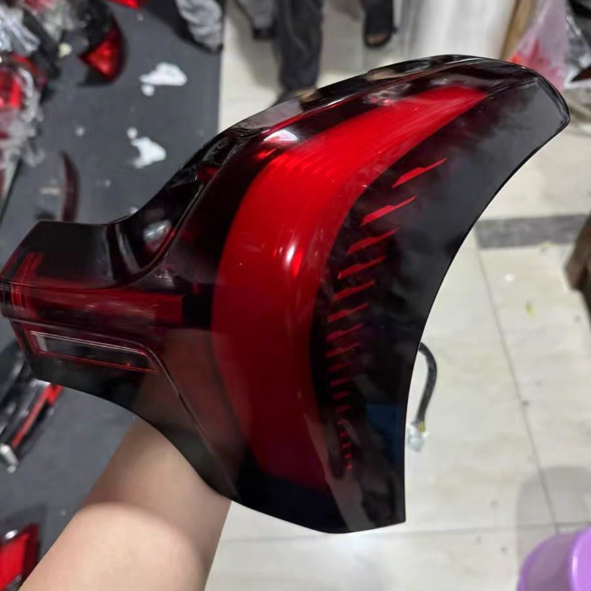 25年哪吒系列刹车尾灯升级推荐：哪吒U/L/AYA/S/X/GT通用左右外刹车贯穿尾灯，这灯也太能装了吧？-汽车配件-淘宝好物网