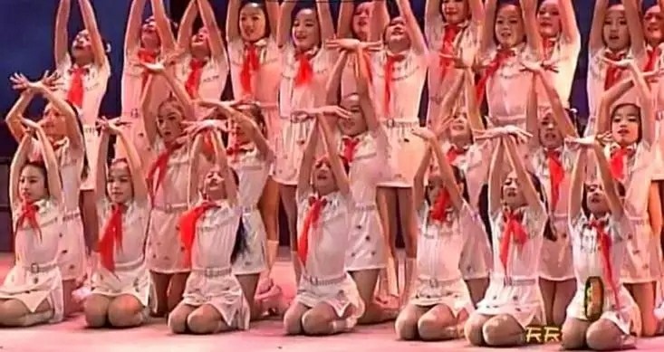 Trang phục của trẻ em để ước mơ bay lên quần áo khiêu vũ học sinh tiểu học và trung học hợp xướng quần áo cô gái mới cho thấy quần áo đặc biệt trang phục hóa trang cho bé
