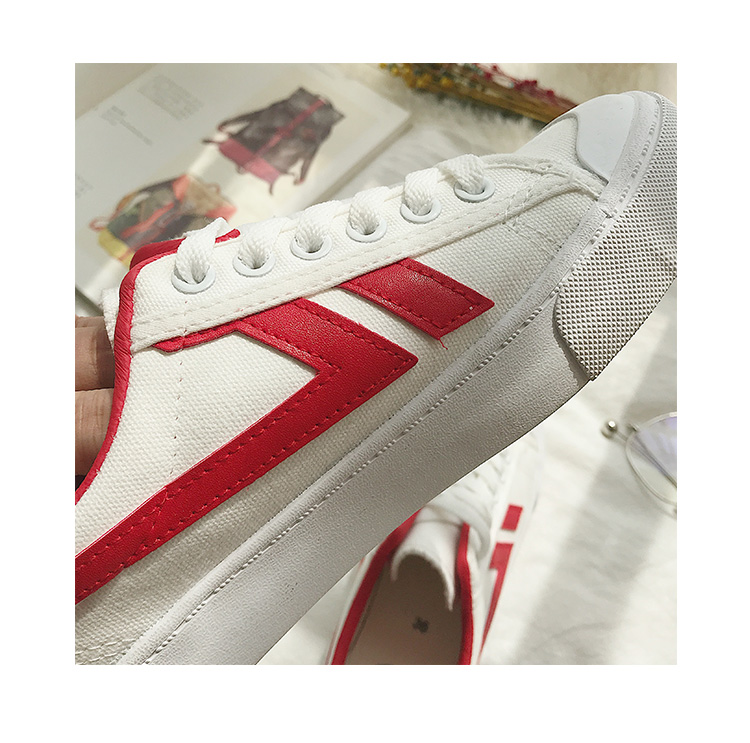 2018 giày trắng nhỏ nữ giày vải mới 1992 giày phiên bản Hàn Quốc Harajuku ulzzang retro port gió chic chic giay bitis nữ