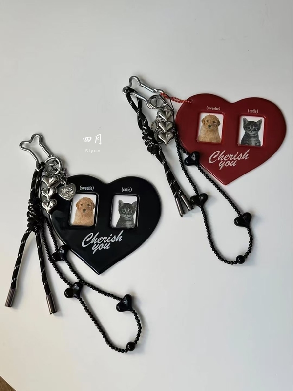 Original Korean-Style Bag Pendant, Personalized ins Style Keychain, Heart Card Holder, Red and Black Colors, Can Hold Photos