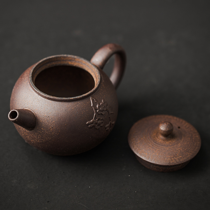 Japanese coarse pottery hand-made plum teapot Original mine Kung Fu tea tea pot Rock mud with a single pot Retro tea pot
