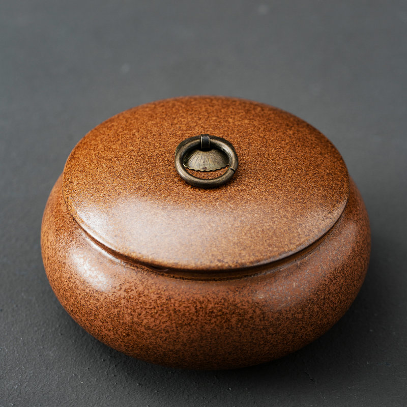 Day Style Coarse Pottery handmade Ashtray Large size with lid Anti-grey Home Black Towers Vat Home Decoration Office Pendulum