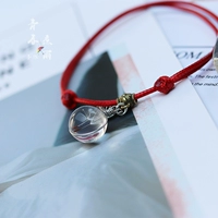 Сферический одуванчик красной веревки