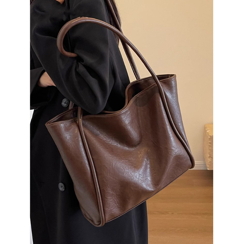 Autumn and Winter Authentic High-End Large-Capacity Tote Bag for Women 2025 New Large Commuter Shoulder Tote Bag
