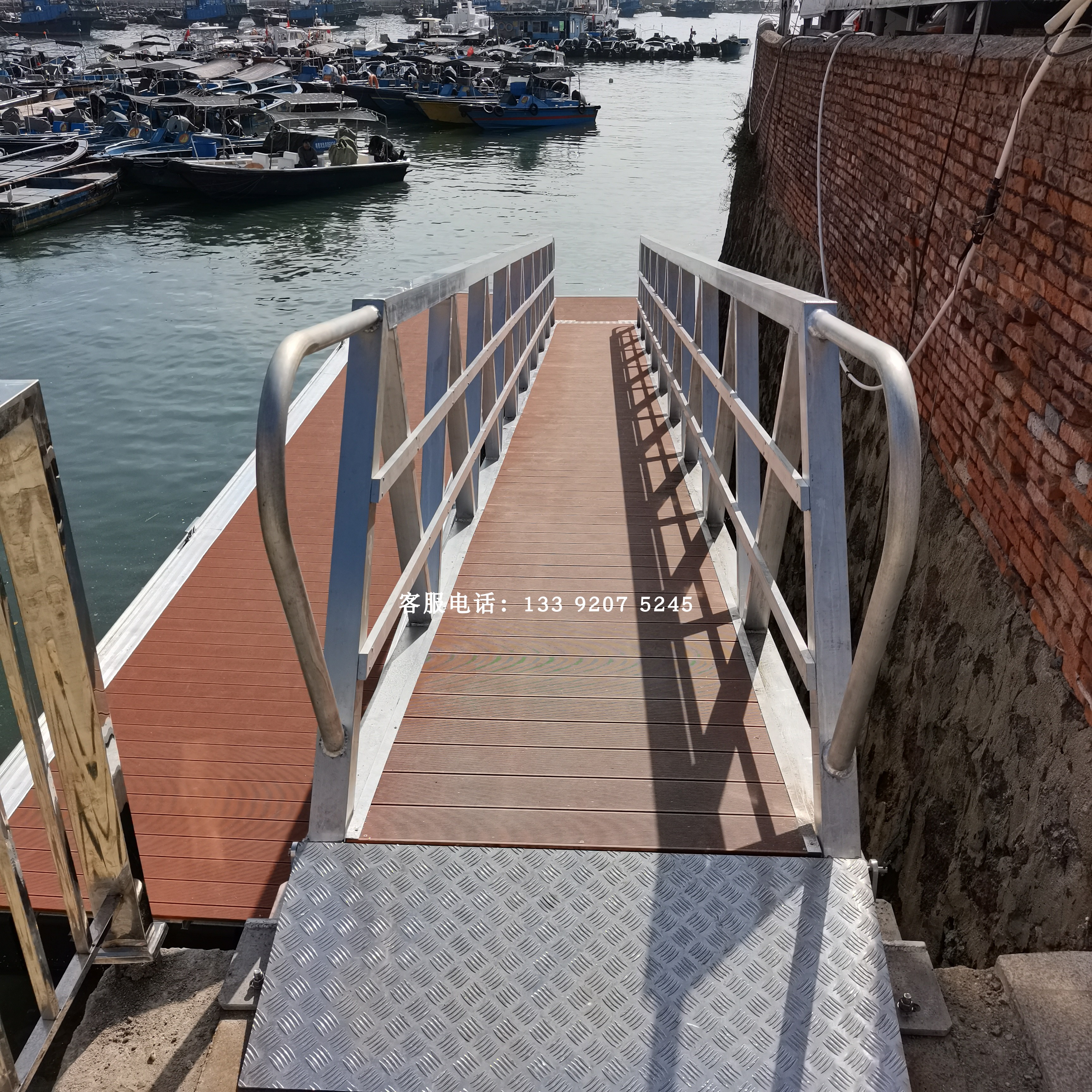 Water pontoon plank road rotomolding floating box steel structure aluminum alloy approach bridge frame accessories yacht speedboat wharf design