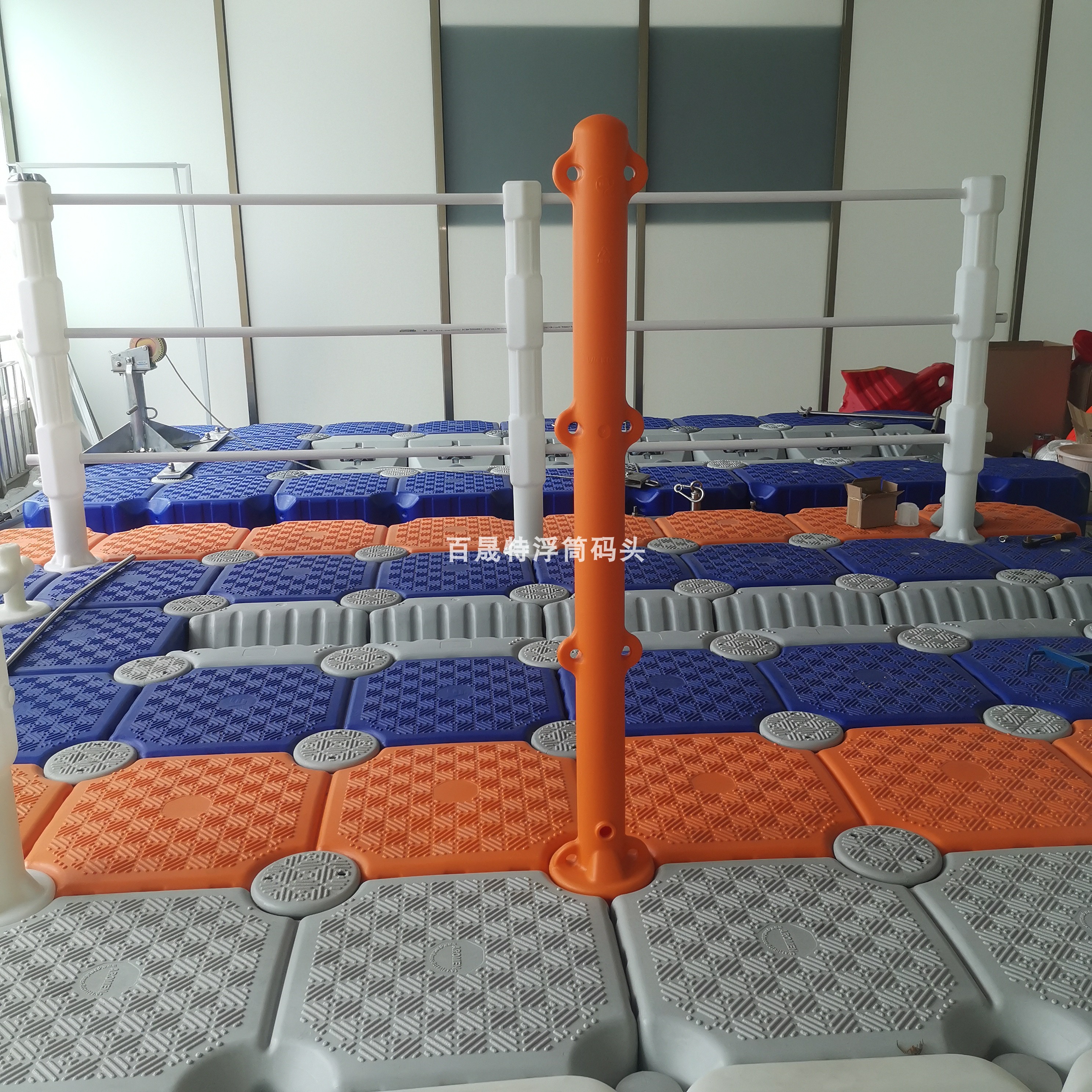 Plastic pontoon floating dock platform manufacturer surf floating bridge water floating box floating platform floating body accessories Yacht Berth