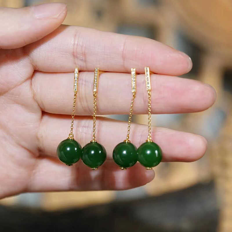 老坑菠菜绿碧玉耳环，925银镀18K金，佩戴出高级感了吗？ -其他-淘宝好物网