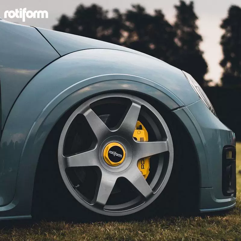 Колёсные диски Rotiform SIX адаптируются к модифицированным автомобилям Audi/BMW/Volkswagen Golf/Fox Mercedes-Benz