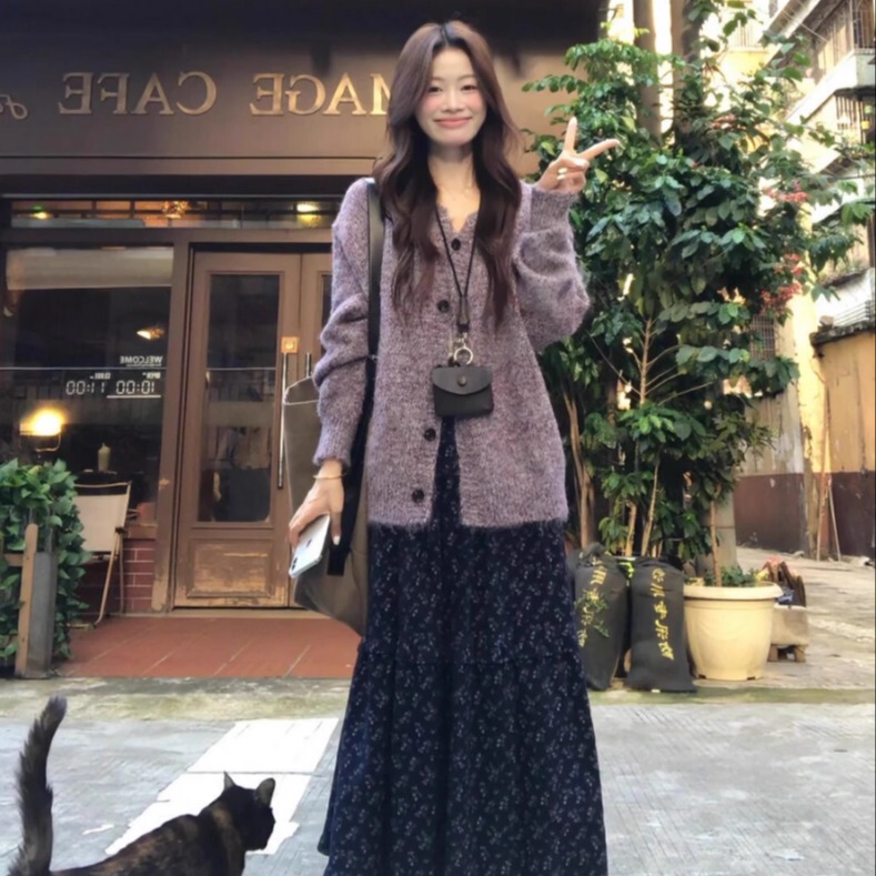 2025 New Korean Style Autumn and Winter Fashionable and Trendy Knitted Sweater Cardigan Outfit for Women with Floral Midi Skirt