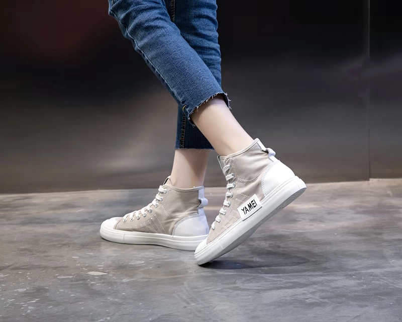 Giày vải CCVV 2019 hè mới phiên bản Hàn Quốc cao trắng giúp giày thoải mái thoải mái cho sinh viên hoang dã Giày trắng - Giày cao gót