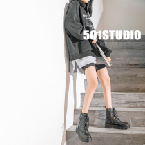 Wenzhou 501 photography Mens and womens shoes bust model photo big name simple art museum art staircase