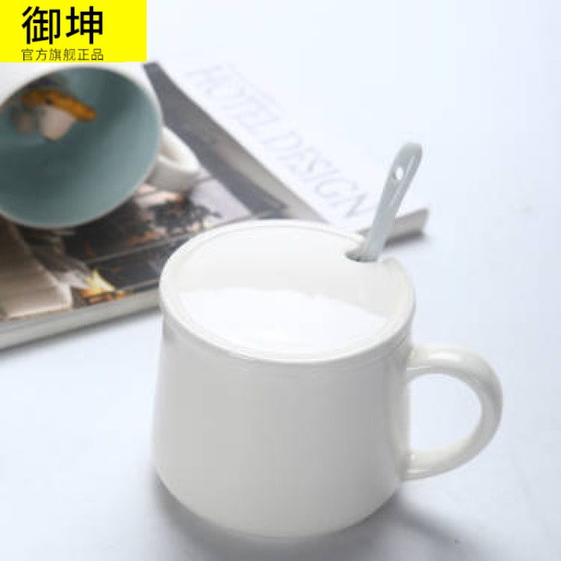 Creative ceramic keller with spoon, 3 d cartoon animals, lovely cup student couples cup of milk coffee cup