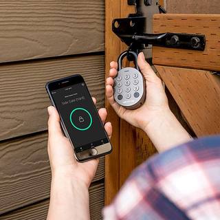 Igloohome smart password padlock supports mobile phone bluetooth unlocking.