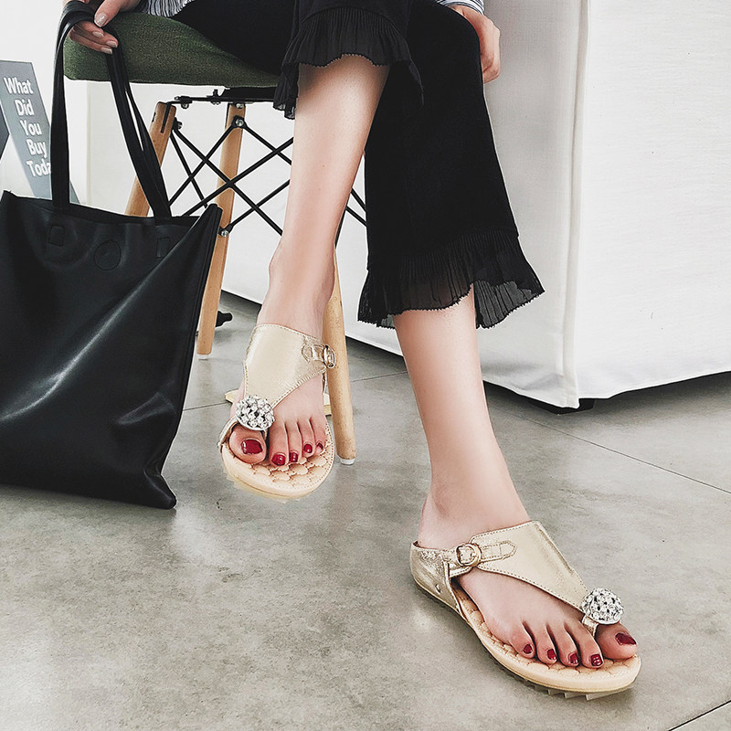 Net red cool slippers women's summer 2021 fashion new Korean version flip flops clip feet pregnant beach slippers flat heel wear