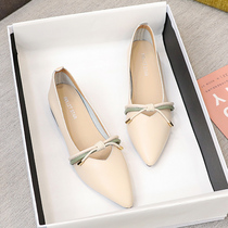 Pointed single shoe woman 2022 new spring one foot pedal low heel shallow and soft bottom white French style mari precious shoes