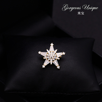 Mens brooch high-grade atmospheric crystal star Joker simple three-dimensional five-pointed star badge corsage isn tide personality