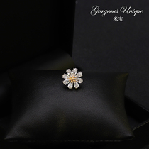 0219 Joker small Daisy brooch anti-light collar buckle accessories cardigan women scarf collar small collar pin pin