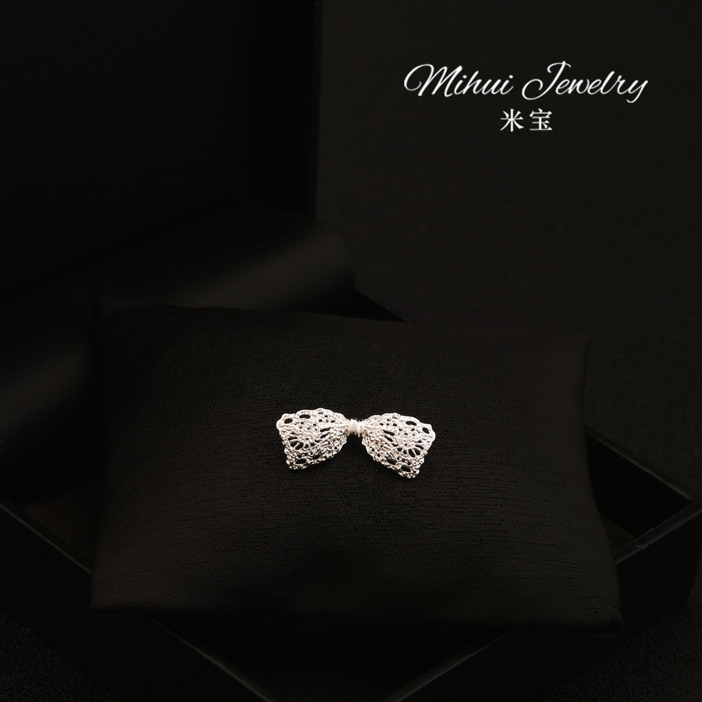French romantic lace bow brooch, neckline fastening pin, elegant corsage, anti-exposure button.