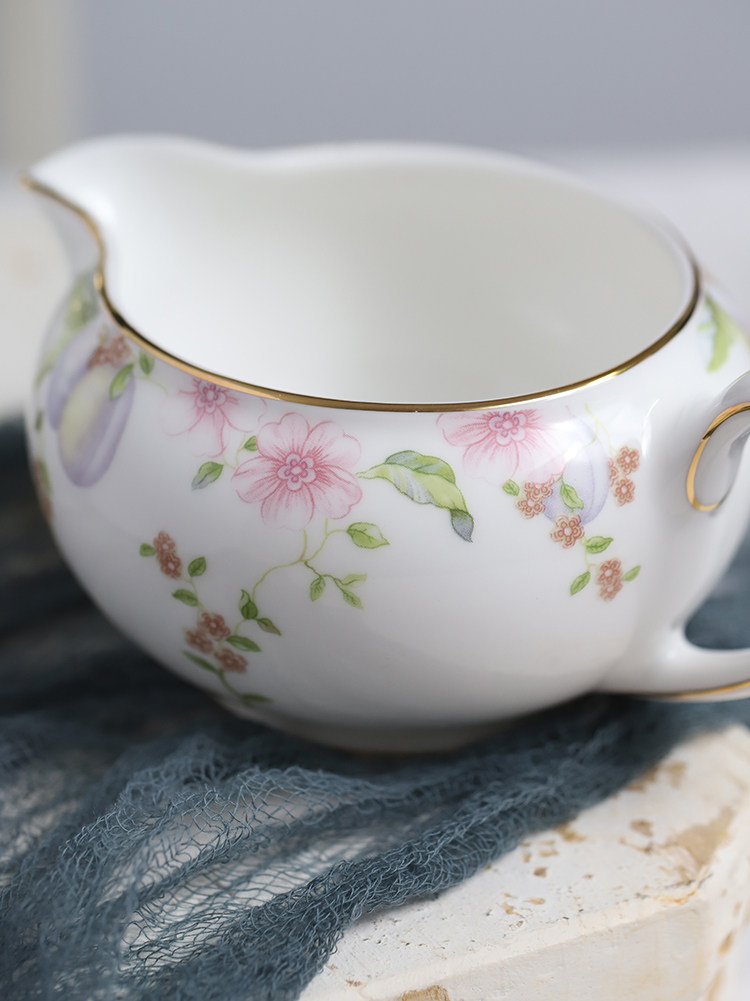 Сейчас в наличии великобритания подлинный Wedgwood Sweet Plum сладкий ягода костяной фарфор кофе Оборудование сахарное бак банка 