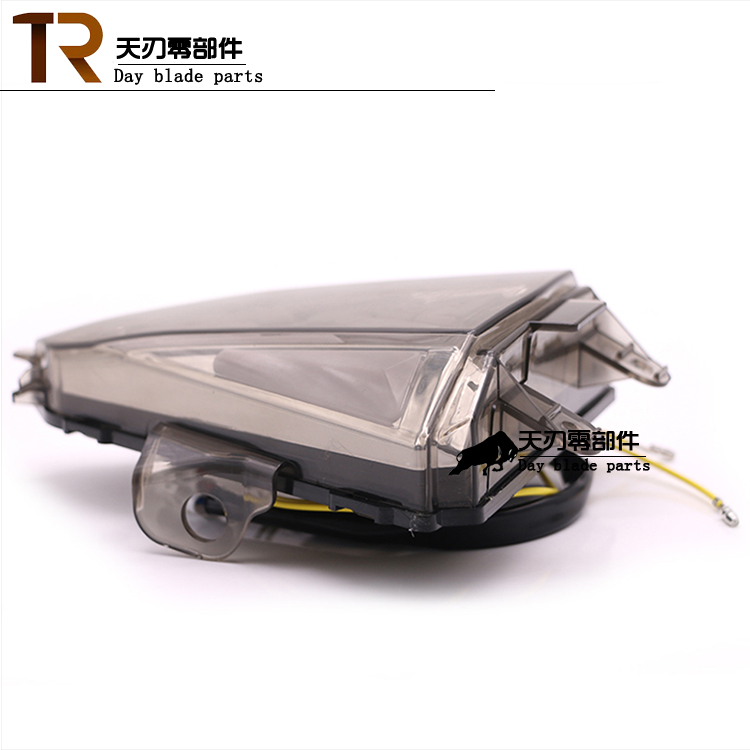 Yamaha YAMAHA R15 14-16 năm đèn hậu xe máy đèn hậu phía sau đèn phanh phía sau đèn báo rẽ lắp ráp - Đèn xe máy đèn trợ sáng l9x 90w