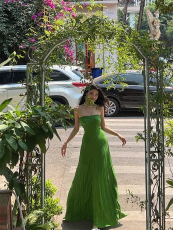 Женское платье 绿色收腰性感抹胸针织长裙女夏季拍照显白高级感海边度假洋装