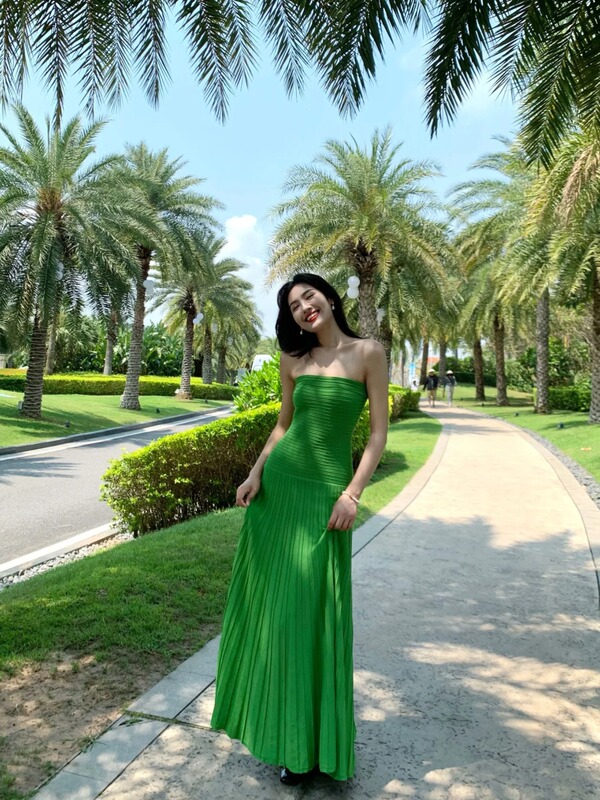 Green Waist-Cinching Sexy Tube Top Knitted Long Dress for Women, Summer Photo Shoot, White-Enhancing, High-End Feel, Seaside Vacation Dress