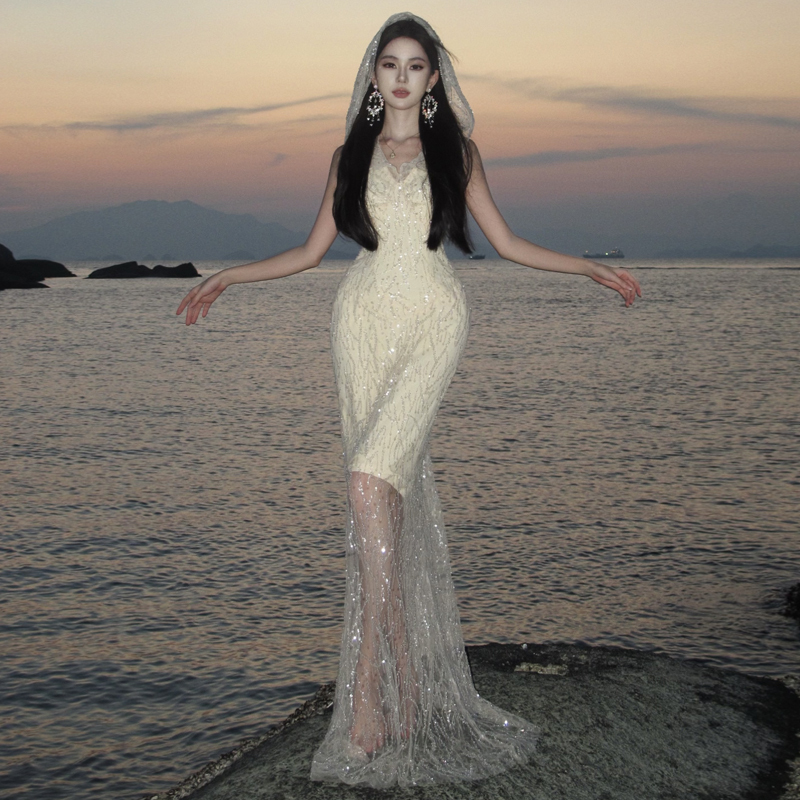 Unique Desert Wasteland Style Sequin Dress for Women, High-End Shimmering Hooded Birthday Dress, Beach Vacation Long Dress