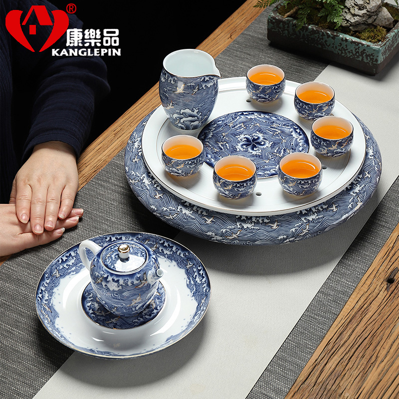 Recreational product elegance colored enamel porcelain restoring ancient ways is a complete set of kung fu tea set dry tea tray lid bowl of household