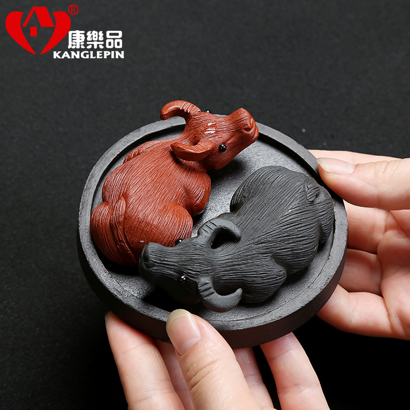Recreational product pet furnishing articles buffalo yixing purple sand tea to keep play move process tea pet cattle turned things around tea