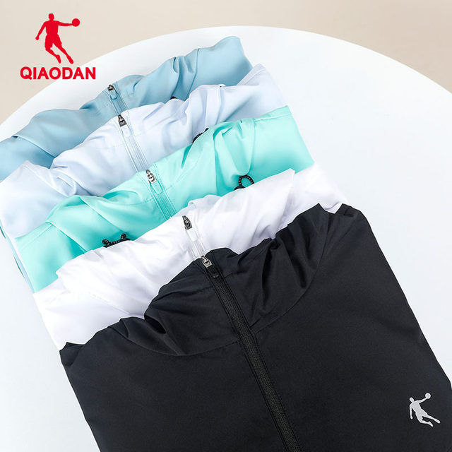 Jordan sports windbreaker ຜູ້ຊາຍລະດູໃບໄມ້ປົ່ງແລະລະດູຮ້ອນປີ 2024 ເສື້ອຢືດກັນແດດທີ່ມີຮູໃສ່ເສື້ອບາງໆທີ່ມີເສື້ອຢືດທີ່ມີເສື້ອຢືດກາງແຈ້ງ