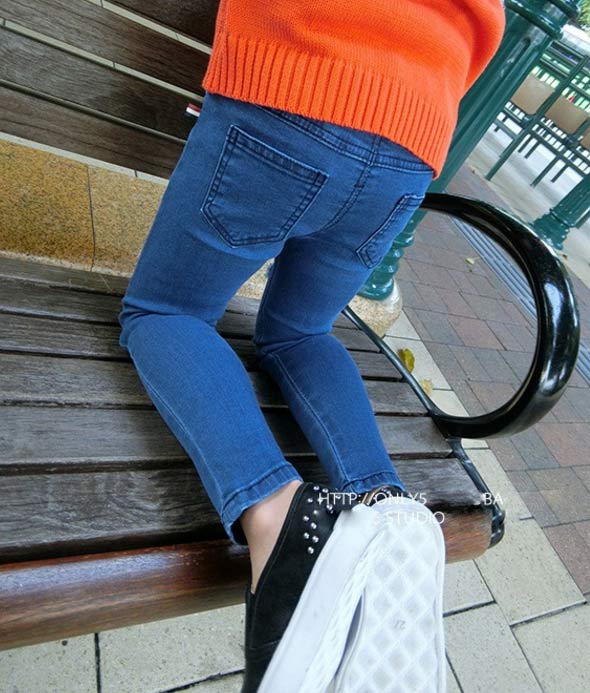 2018 Mới của Hàn Quốc phiên bản của trẻ em mùa xuân và trẻ em mô hình chàng trai và cô gái jeans trẻ em lỗ thoải mái cá tính mềm mại thủy triều hoang dã