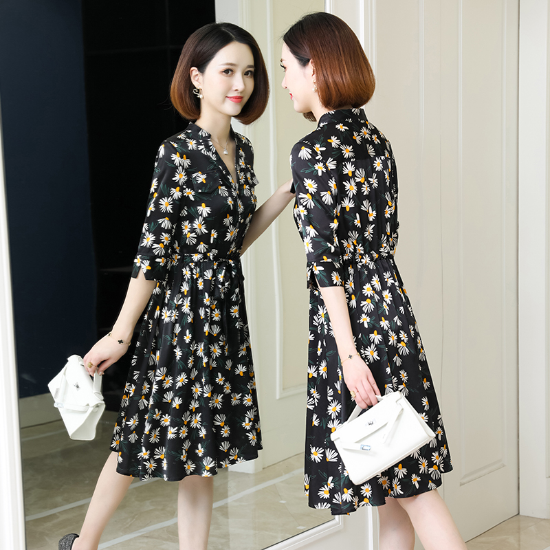 2022 Summer New Daisies Printing Silk Dress Middle - Sleeved Sleeved Slipper Silk Dress in Hangzhou