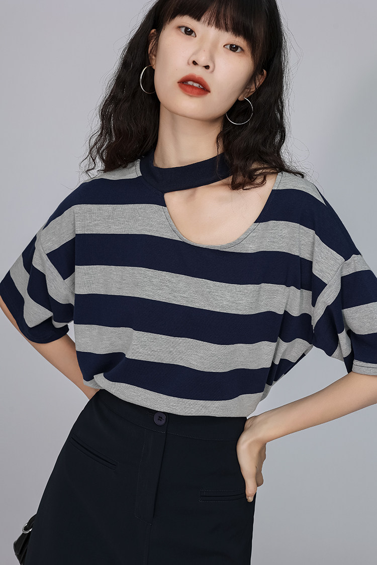 Стильные костюмы 「又巷」甜辣两件套裙2023年夏季新款条纹上衣搭开叉半身裙套装女