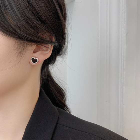Japanese and Korean 925 silver needle love earrings super flash rhinestone heart-shaped temperament versatile earrings fashion personalized earrings for women