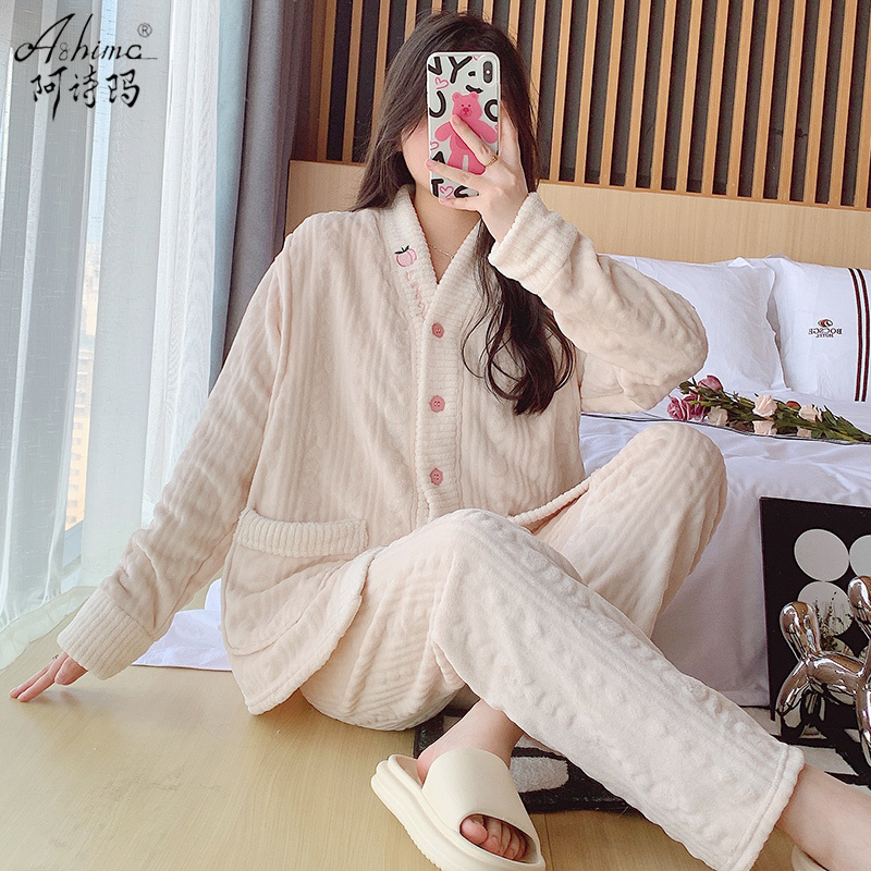 Coral Fleece Maternity Wear for Winter, Postpartum Nursing Outfit, Flannel Maternity Pajamas, Specially Designed for Pregnancy, Thickened and Fleece-Lined for Autumn and Winter Coral Fleece Maternity Wear for Winter, Postpartum Nursing Outfit, Flannel Maternity Pajamas, Specially Designed for Pregnancy, Thickened and Fleece-Lined for Autumn and Winter