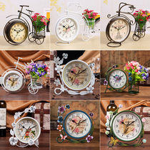 European - style creative retro bicycle seat clock Iron seat station silent double - sided clock park park arrangement