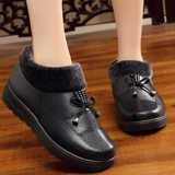 Зимние слипоны, флисовая удерживающая тепло обувь, нескользящие полиуретановые короткие сапоги для матери, мягкая подошва, для среднего возраста