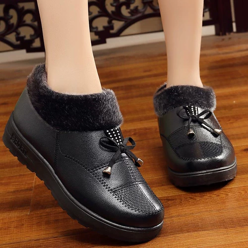 Зимние слипоны, флисовая удерживающая тепло обувь, нескользящие полиуретановые короткие сапоги для матери, мягкая подошва, для среднего возраста