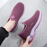 Нескользящие зимние утепленные слипоны, удерживающая тепло спортивная обувь для матери, мягкая подошва, для среднего возраста