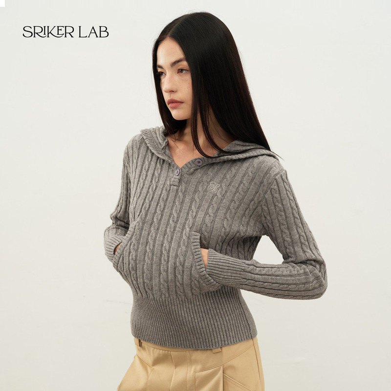 Srikerlab Retro Old Money Style Three-Dimensional Cable Knit Buttoned Hooded Pullover Waist-Cinched Short Knitted Hoodie for Women