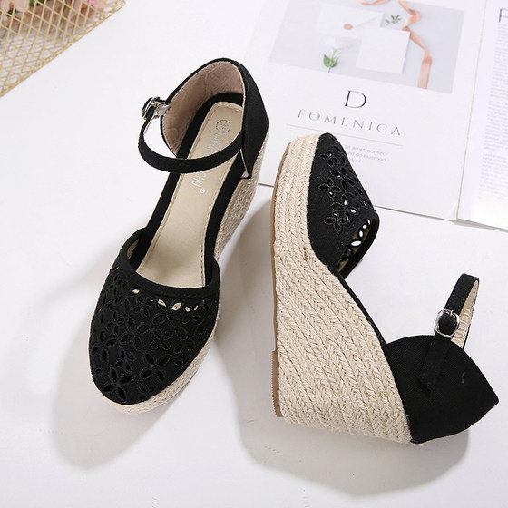 2023 spring and summer new style hollow embroidered bohemian linen bottom wedge heel bag toe sandals small fresh straw high heels for women