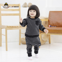 Newborn infants and young childrens knee pads warm clothes two-piece Childrens suits for men and women babies out clothes Autumn and winter tide