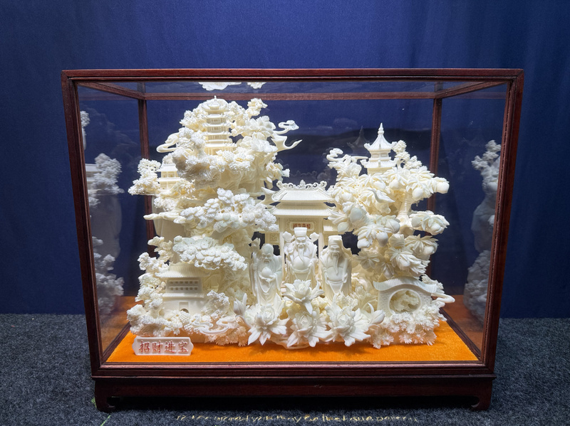 Bone Carving Ornaments with Glass Cover, Size: Length 42cm, Width 20cm, Height 35cm, Bone Carving Crafts, Business Gift Ornaments