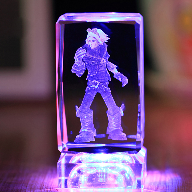 Birthday Creative Gift Light Crystal Gift Woman Send Boyfriend Hero 3D Characters Model Figure Alliance paparazzi