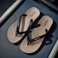 2045 хаки с узором «елочка» на размер меньше