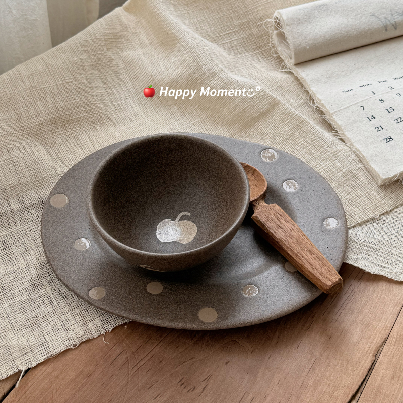 A Small Shop with a Cute and Adorable Vibe: Jingdezhen Handmade Wabi-Sabi Style Retro Apple-Shaped Small Rice Bowl, Reduced-Fat Fist Bowl