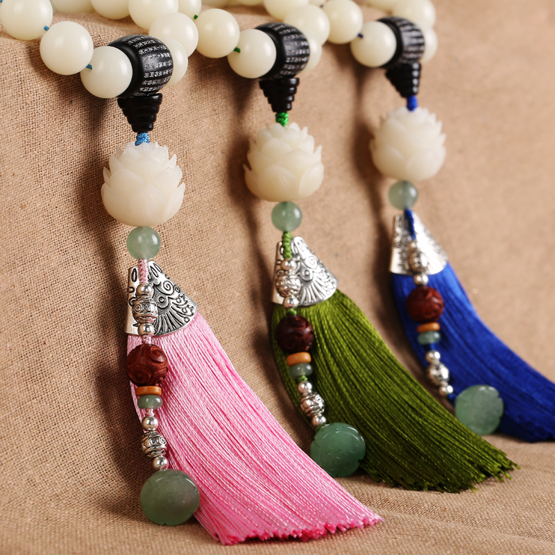 Car pendant goddess White Jade Lotus Bodhi Futi Shake Sound The Same Temperament Net Red Upscale Car Pendants Decorated with Ping An