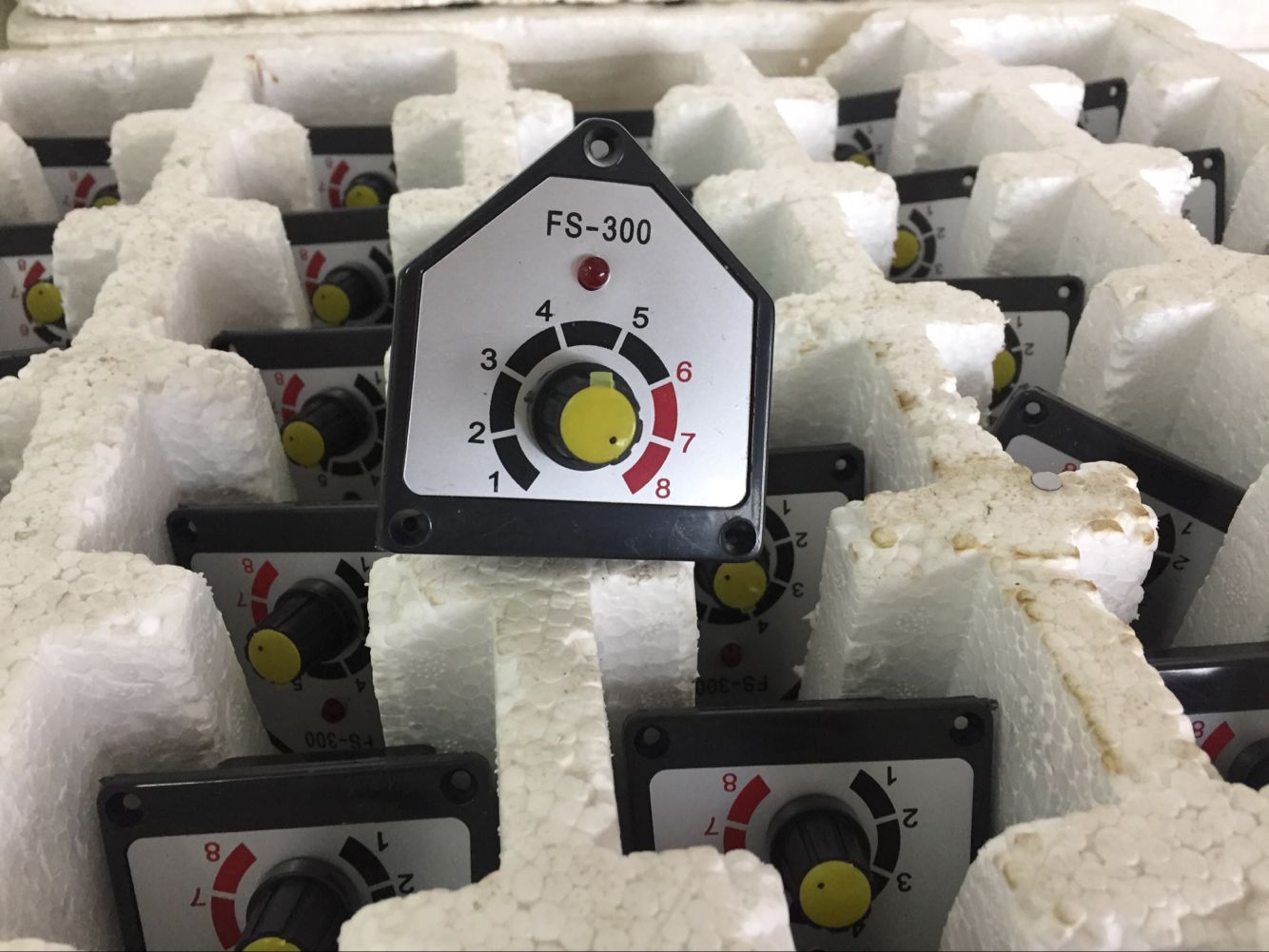 Positive male hand pressure sealing machine FS-200S plastic shell iron shell 300 plastic shell 400 plastic shell aluminium shell circuit board